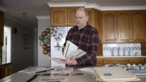 a man bought 7,000 apple computers to sell later, only for apple to seize them and destroy them