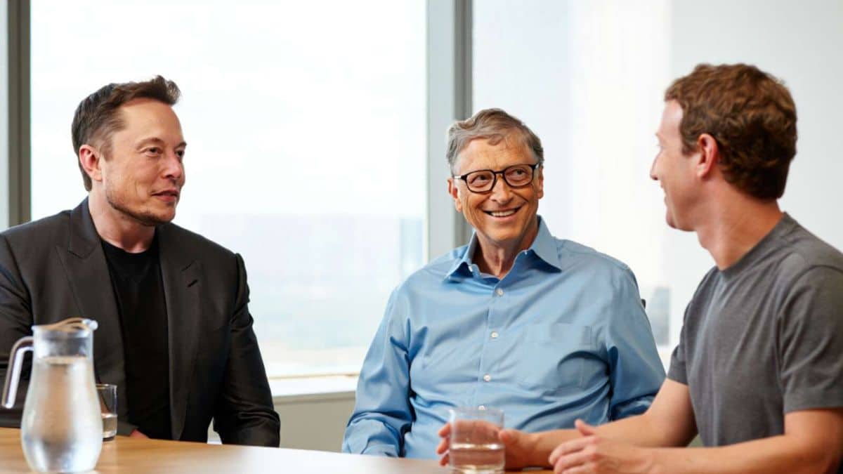 musk, gates, and zuckerberg predict the end of the smartphone — but apple isn’t convinced