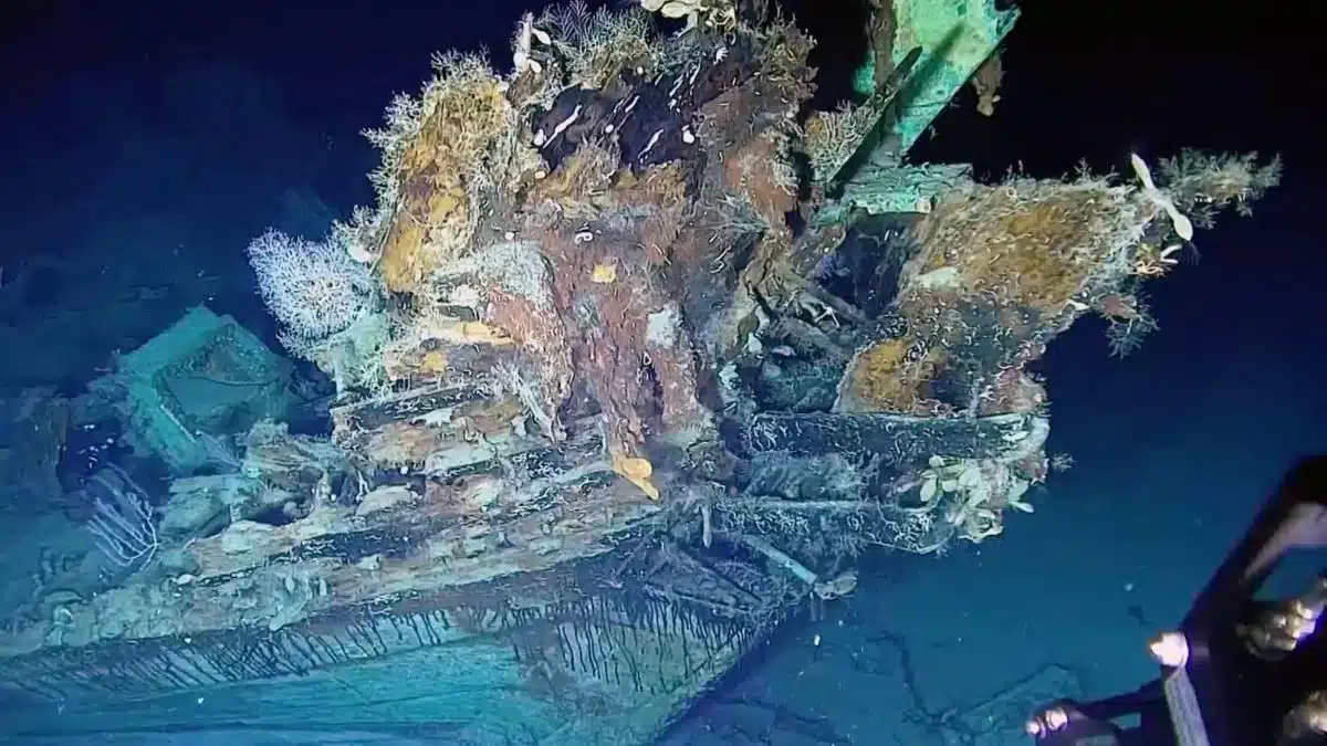 the record for the largest treasure of all time has just been confirmed at 17.4 billion but two countries are fighting over the rights to the discovery.jpg