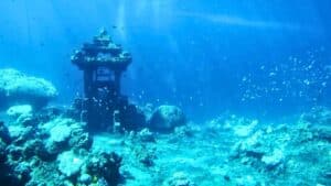 archaeologists discover a 140,000 year old sunken world beneath the ocean floor, teeming with giant beasts and a missing species