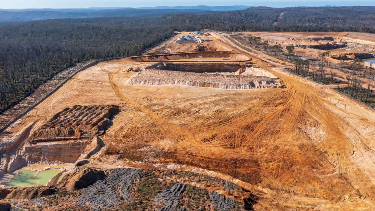 geologists reveal world’s largest iron deposit worth $6 trillion set to impact global economy