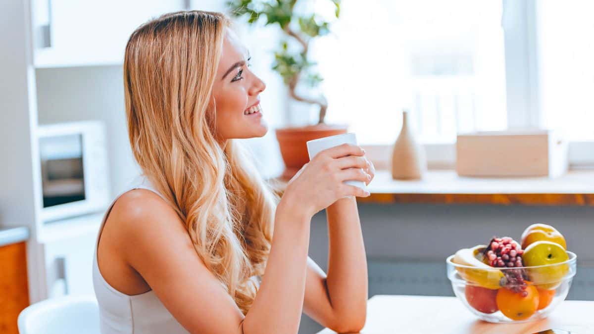 i’m a nutritionist, and this one morning drink helps me stay young and healthy