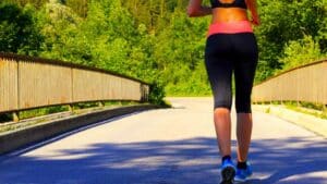 this is the ideal walking distance to get back in shape, according to this expert
