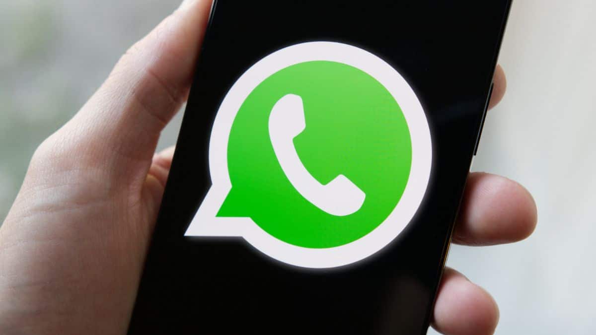“whatsapp just killed sms” this game changing feature makes traditional texting instantly obsolete for billions of users